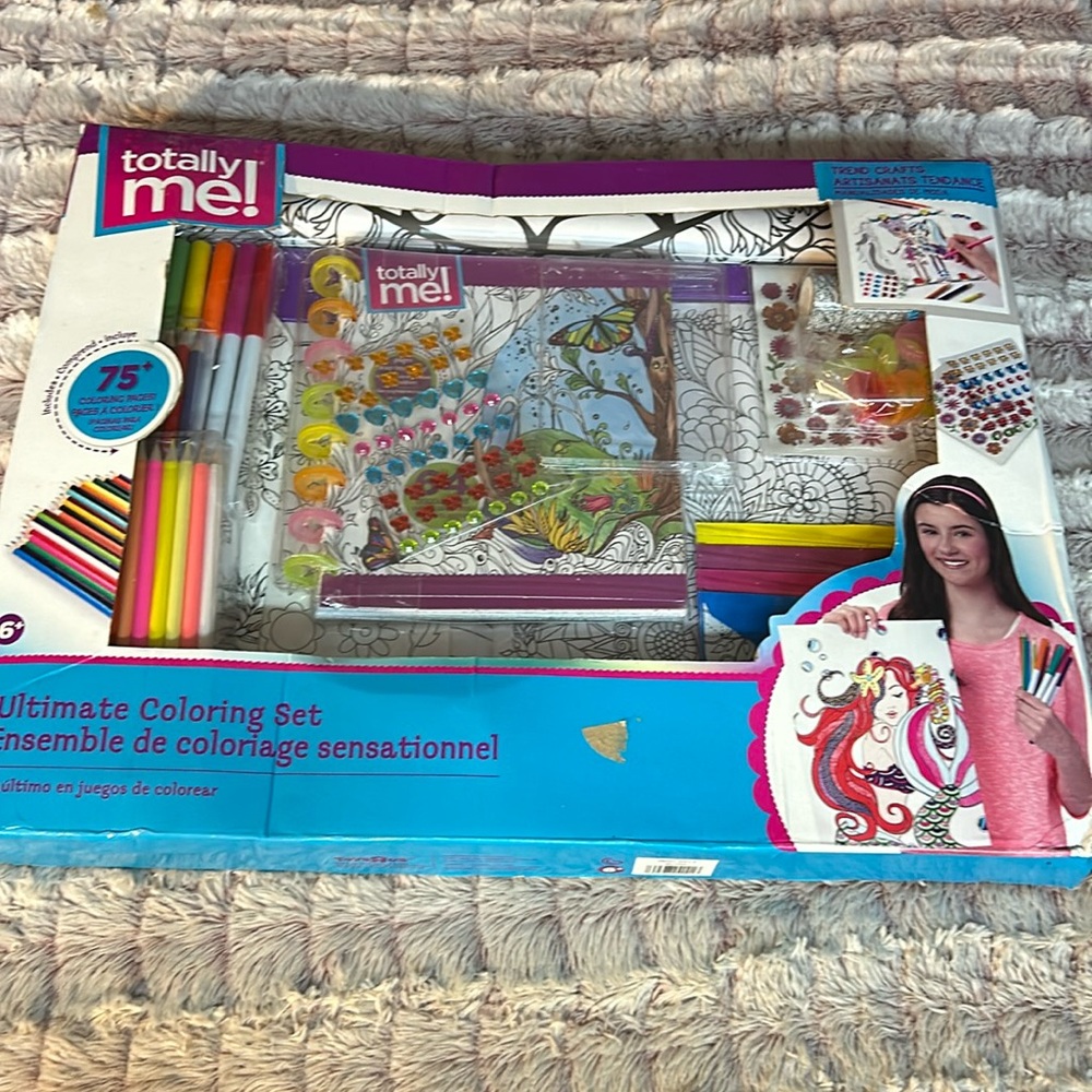 Totally Me  ultimate Coloring Set